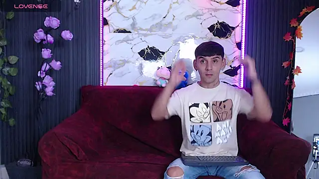 Snapshot of SpicyBoys_X chatting on 10.25.25 SpicyBoys X online show from 10.25.25