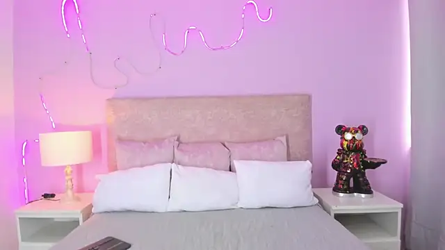 EmaRae1499 online show from 11.13.25