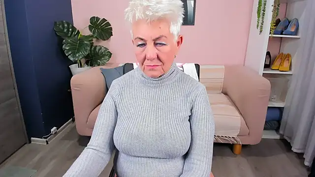 HotandMature online show from 11.27.25