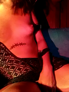 Snapshot of malvinaAAA chatting on 12.05.25 malvinaAAA online show from 12.05.25