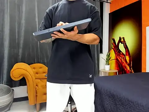 Snapshot of adrian_ray chatting on 11.17.25 adrian ray online show from 11.17.25