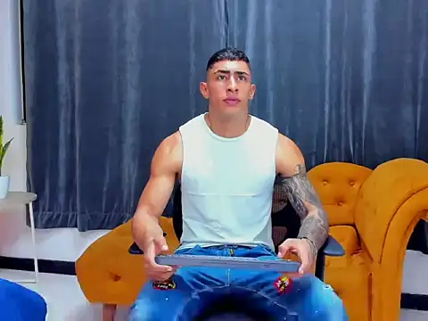 Snapshot of adrian_ray chatting on 11.26.25 adrian ray online show from 11.26.25