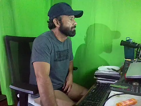 Snapshot of pipeFRIAS chatting on 08.03.26 pipeFRIAS online show from 08.03.26