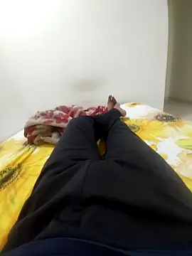 Snapshot of mommylover5 chatting on 10.23.25 mommylover5 online show from 10.23.25