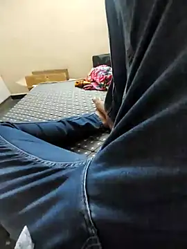 Snapshot of mommylover5 chatting on 11.03.25 mommylover5 online show from 11.03.25