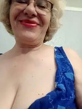 Snapshot of 52MiaLove02 chatting on 05.13.26 52MiaLove02 online show from 05.13.26
