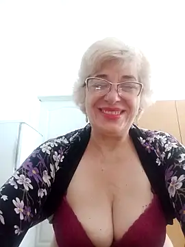 Snapshot of 52MiaLove02 chatting on 06.15.26 52MiaLove02 online show from 06.15.26