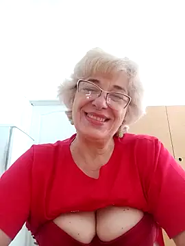 Snapshot of 52MiaLove02 chatting on 06.19.26 52MiaLove02 online show from 06.19.26