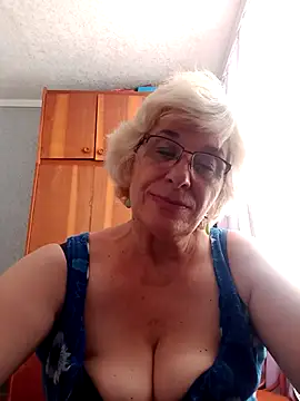 Snapshot of 52MiaLove02 chatting on 07.06.26 52MiaLove02 online show from 07.06.26