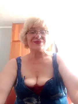 Snapshot of 52MiaLove02 chatting on 07.10.26 52MiaLove02 online show from 07.10.26