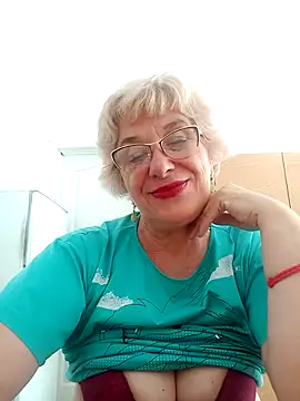 Snapshot of 52MiaLove02 chatting on 07.27.26 52MiaLove02 online show from 07.27.26