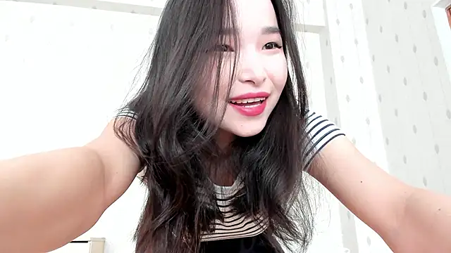 Snapshot of Soyun_Mia chatting on 09.16.25 Soyun Mia online show from 09.16.25