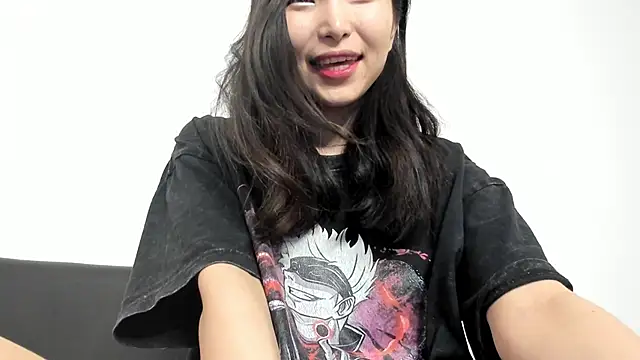 Snapshot of Soyun_Mia chatting on 11.28.25 Soyun Mia online show from 11.28.25