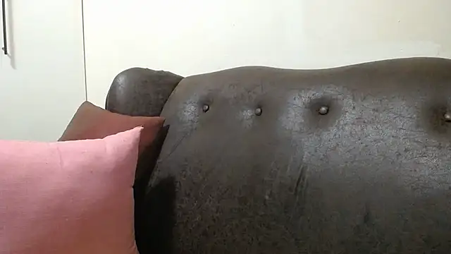 bustylaura4u online show from 02.15.25