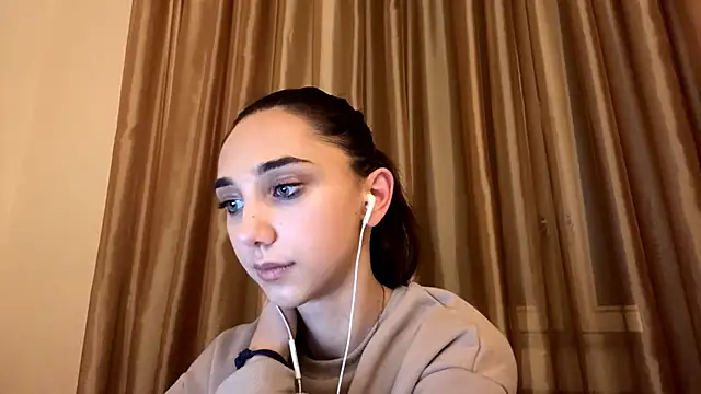 LinaMour online show from 09.26.25