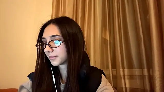 LinaMour online show from 09.29.25