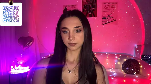 LinaMour online show from 04.22.26