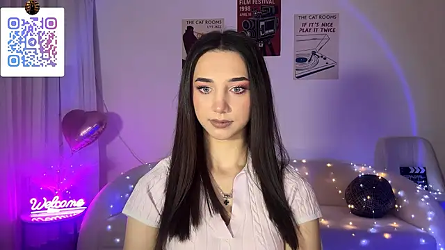 LinaMour online show from 04.27.26