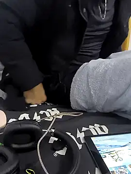 Snapshot of yazinyazin1 chatting on 12.01.25 yazinyazin1 online show from 12.01.25