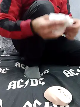 Snapshot of yazinyazin1 chatting on 12.16.25 yazinyazin1 online show from 12.16.25