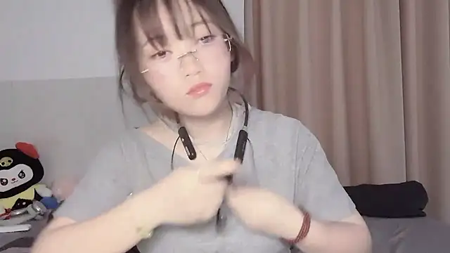 Snapshot of Xoxo-258 chatting on 10.03.25 Xoxo-258 online show from 10.03.25