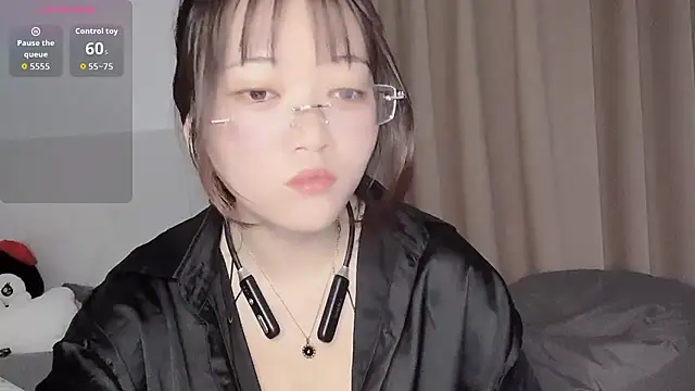 Snapshot of Xoxo-258 chatting on 10.14.25 Xoxo-258 online show from 10.14.25