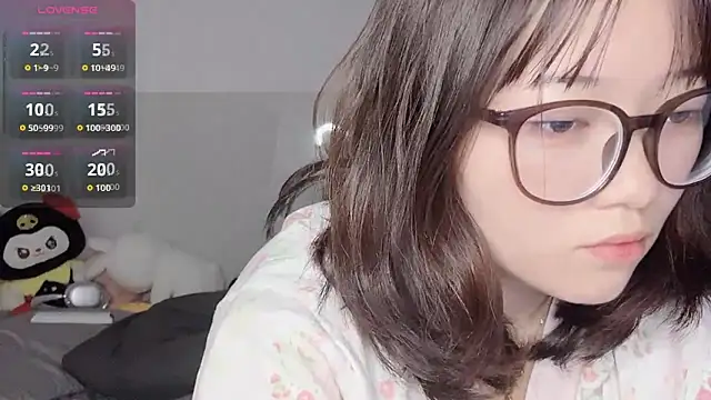 Snapshot of Xoxo-258 chatting on 10.21.25 Xoxo-258 online show from 10.21.25