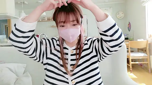 Snapshot of SUZU_1201 chatting on 04.16.26 SUZU 1201 online show from 04.16.26