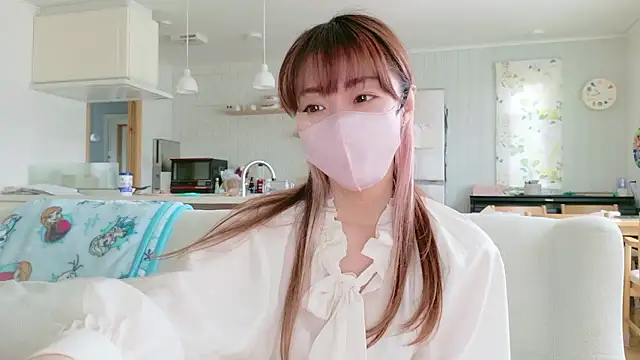 Snapshot of SUZU_1201 chatting on 04.18.26 SUZU 1201 online show from 04.18.26