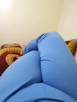 Snapshot of Charmota_sexi chatting on 09.11.25 Charmota sexi online show from 09.11.25