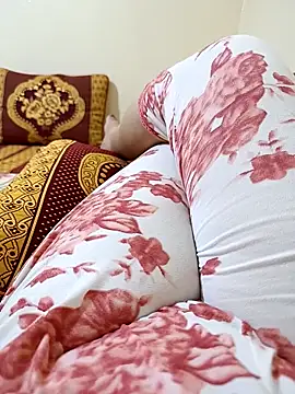 Snapshot of Charmota_sexi chatting on 10.04.25 Charmota sexi online show from 10.04.25