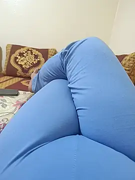 Snapshot of Charmota_sexi chatting on 10.29.25 Charmota sexi online show from 10.29.25