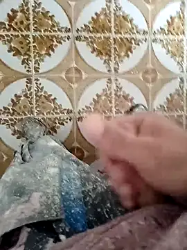 pombagg00 online show from 11.04.25