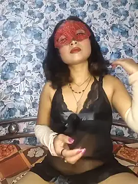 Snapshot of yours_sugar_babe chatting on 11.17.25 yours sugar babe online show from 11.17.25