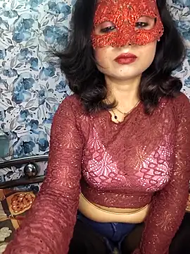 Snapshot of yours_sugar_babe chatting on 11.24.25 yours sugar babe online show from 11.24.25