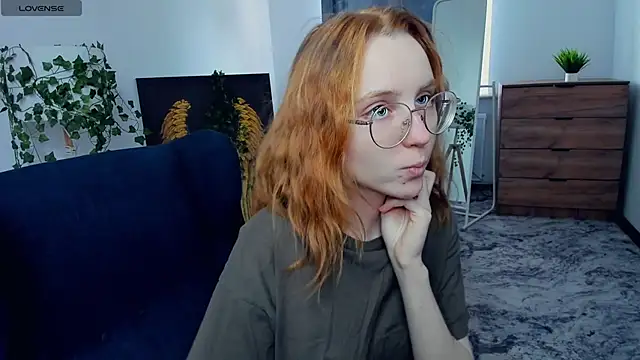 Snapshot of IiceVeinss chatting on 10.18.25 IiceVeinss online show from 10.18.25