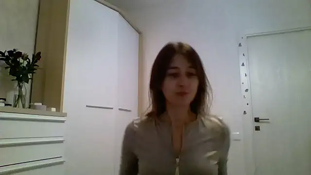 Avenique online show from 10.05.25