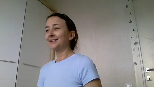 Avenique online show from 10.15.25