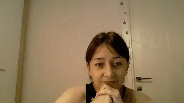 Avenique online show from 10.17.25