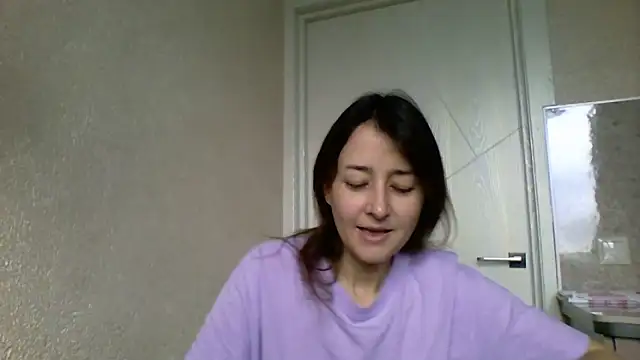 Avenique online show from 10.28.25