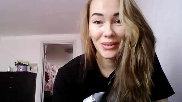 Sovaee online show from 10.10.25