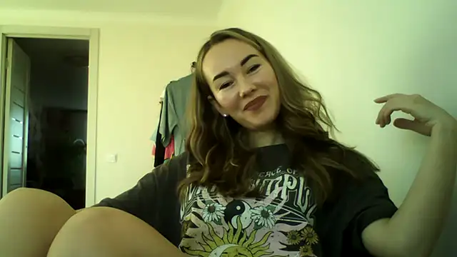 Sovaee online show from 10.15.25