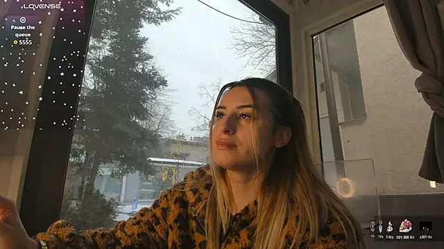 Ella Vee online show from 01.19.26