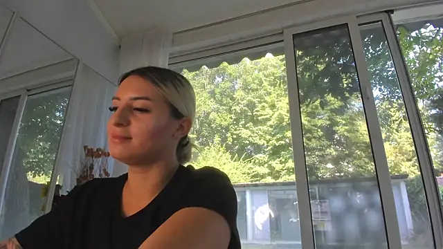 Snapshot of Ella_Vee chatting on 07.17.26 Ella Vee online show from 07.17.26