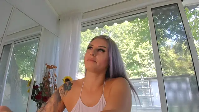 Snapshot of Ella_Vee chatting on 07.19.26 Ella Vee online show from 07.19.26
