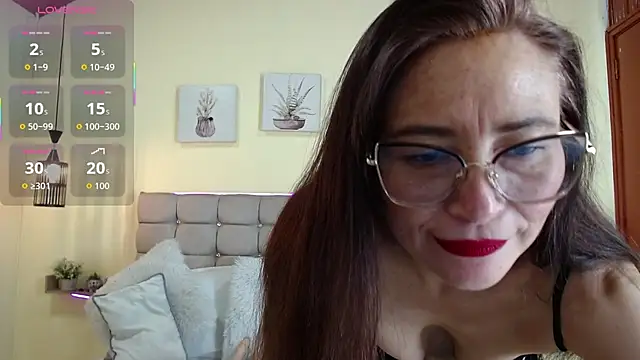  naomi s online show from 06.09.26