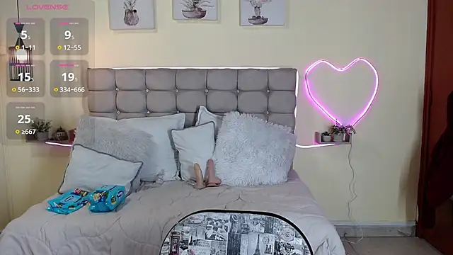  naomi s online show from 06.11.26