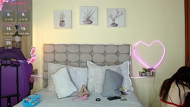  naomi s online show from 06.26.26