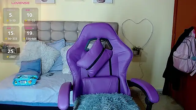  naomi s online show from 07.12.26