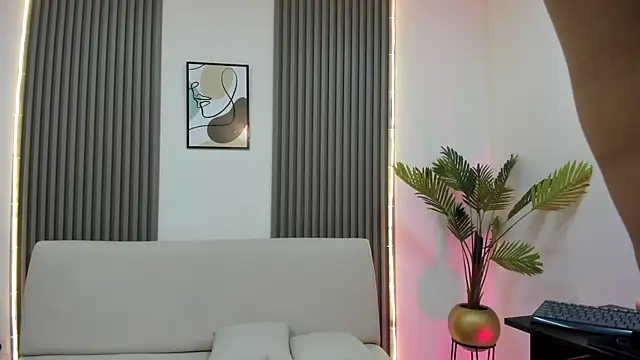 Snapshot of catalovex chatting on 10.03.25 catalovex online show from 10.03.25